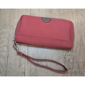 Travelon RFID‎ Blocking Maroon Zip Close Wristlet Wallet